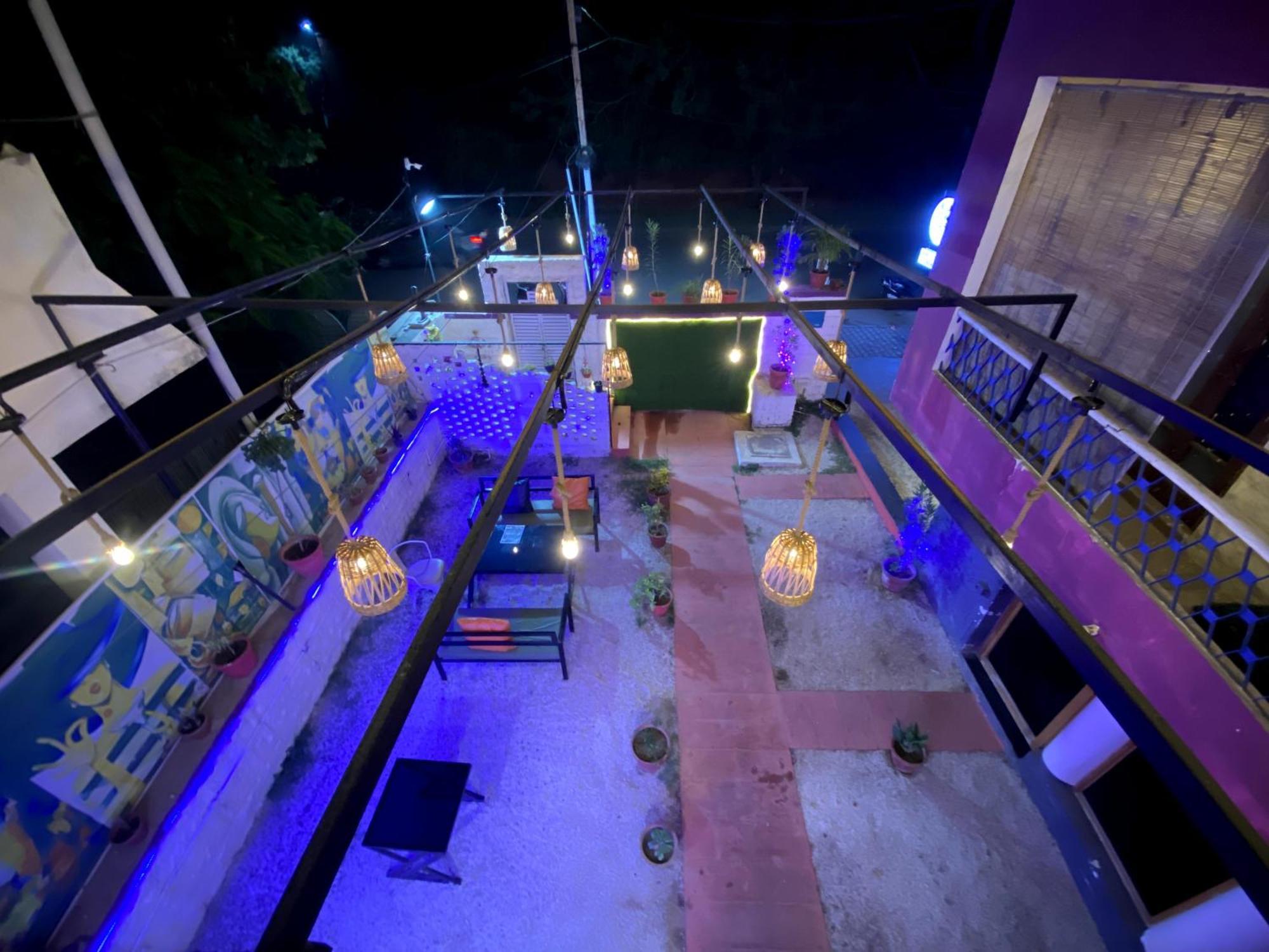Blue Town & Cafe Homestay *